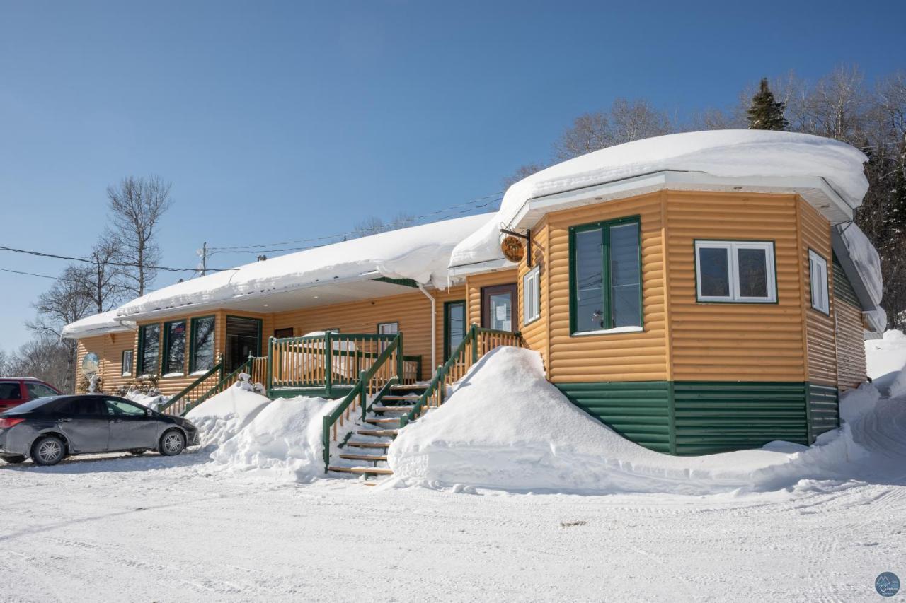 Auberge Eva Lac-Bouchette Екстериор снимка